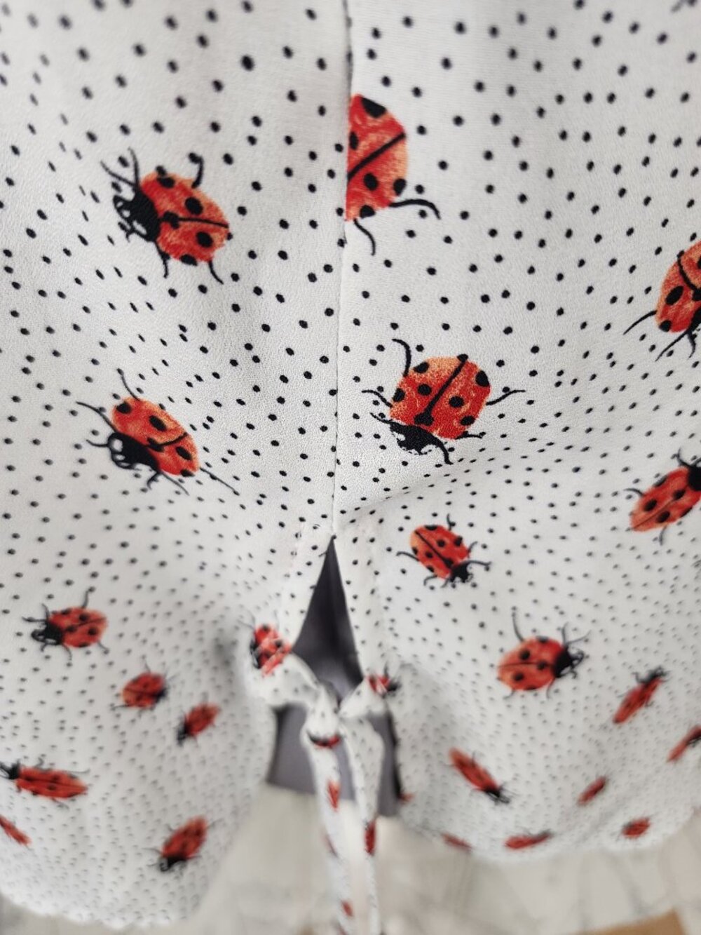 Como Black Ladybugs Printed Flutter Sleeve Top - Picture 4 of 7